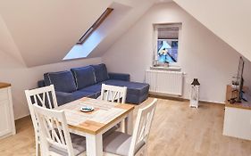 LAGUNA Apartament W CHMURACH Wille Parkowe z klimatyzacją
